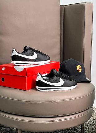 Жіночі кросівки nike cortez w black white