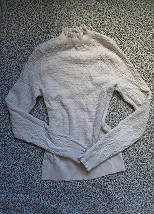 Свитер с рюшами