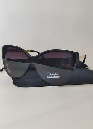 Жіночі сонцезахисні окуляри від атмосфери TM