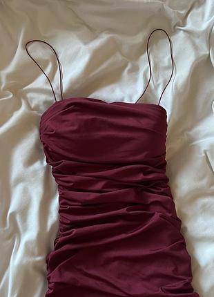 Неймовірне  плаття від oh polly в трендовому бордовому кольорі