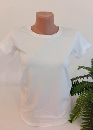 Базовая футболка женская