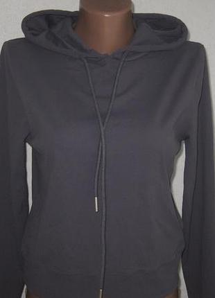 Укороченная серая кофточка с капюшоном prettylittlething размер 14 на меньший размер