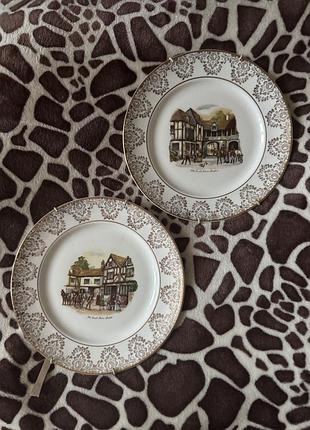 Набор из 2х настенных тарелок с крепежами винтаж