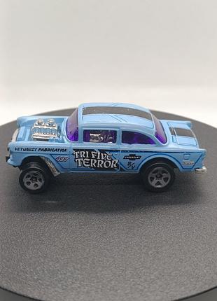 Машинка hot wheels chevy chevrolet bel air tri five terror 1:64
