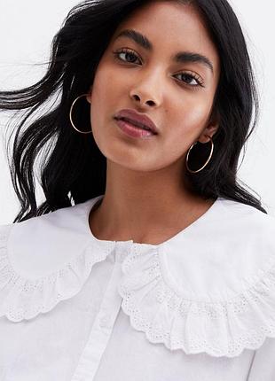 Красива блуза з коміром