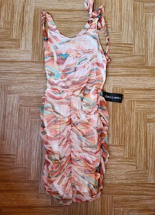 Облегающее платье из сетки, абстрактным принтом, перекрестными рюшами на спине i saw it first m