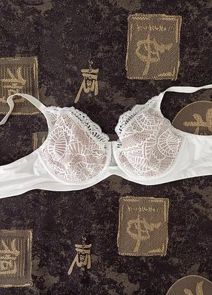 Бюстгальтер с кружевом белый р.32/d 70/d