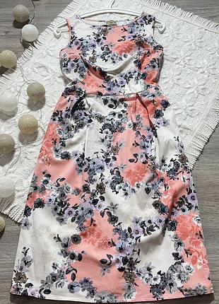 Котоновое шикарное платье в цветочный принт.