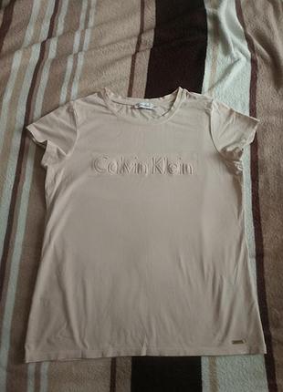 Брендова базова футболка