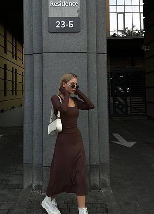 Базовое миди платье из трикотажа. спинка на шнуровке