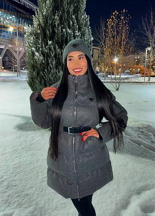 Жіноча зимова подовжена брендова куртка рrada
