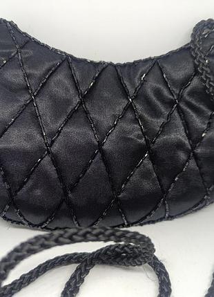 Сумочка з вишивкою рубкою.