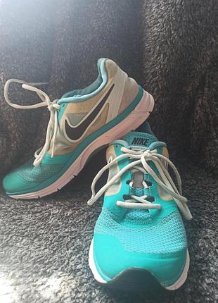 Жіночі фітнес кросівки nike zoom vomero 8 (38-25 см)