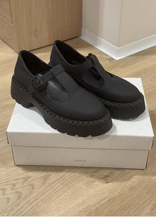 Кожаные туфли мери джейн estro