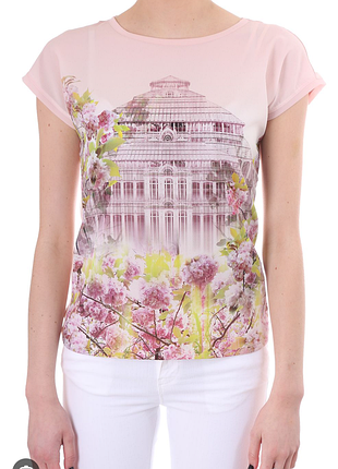 Стильная футболка