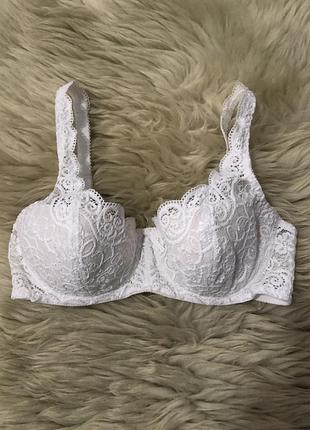 Шикарний бюстгальтер triumph