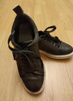 Спортивные туфли р.36