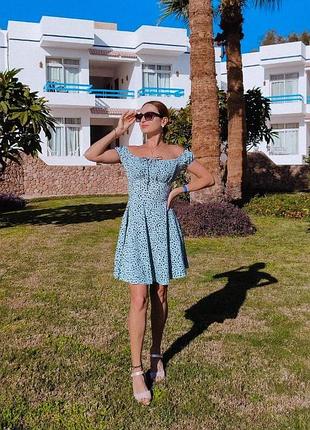 Нежное оливковое летнее платье