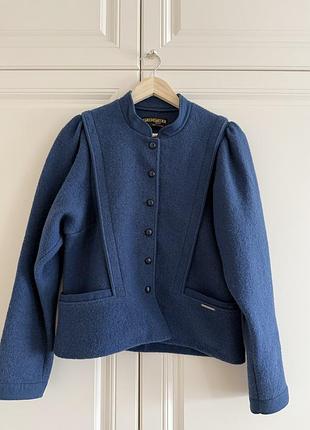 Шерстяний жіночий жакет синього кольору