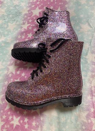 Резиновые ботинки