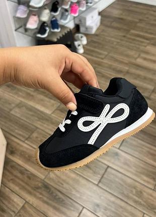 Дитячі підліткові кросівки