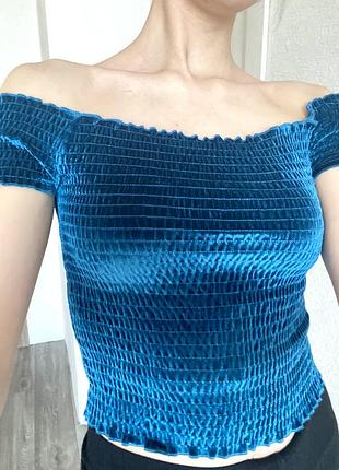 Топ футболка з відкритими плечима