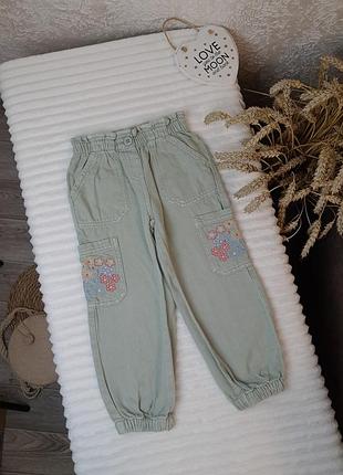 Зелені джинси на резинці з вишивкою від matalan 3-4 роки (98-104)