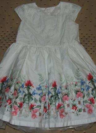 Красивое нарядное платье девочке 4 - 5 лет
