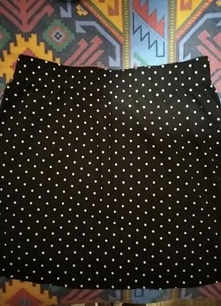 Трикотажная мини юбка в горох