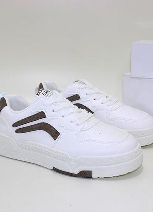 Стильні молодіжні кросівки на товстій підошві, білі кросовки, белые кроссовки