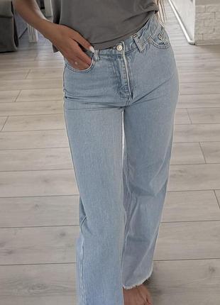 Стильні джинси на високій посадці