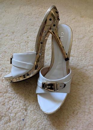 Белые босоножки gucci
