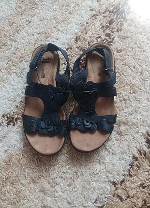 Босоніжки жіночі