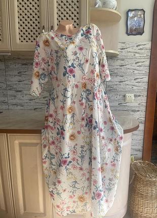 Легеньке літне плаття вільного крою