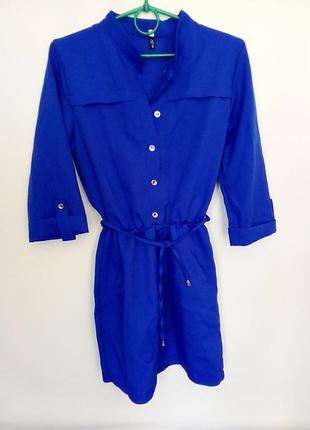 Сукня.
яркий синий цвет.