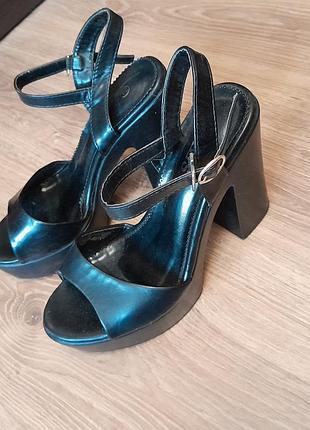 Черные женские босоножки на каблуке, 38 размер