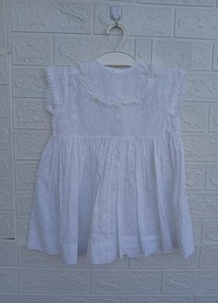 Тоненька сукня на дівчинку десь до 2 років плаття