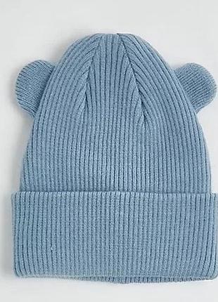Демисезонная вязаная шапочка с ушками для мальчика джордж