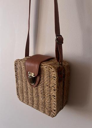 Соломʼяна жіноча сумка