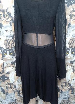 Ведьминское платье с разрезами на спине