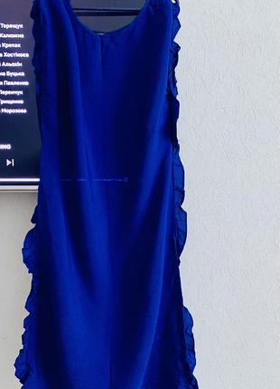 Сукня кольору електрик