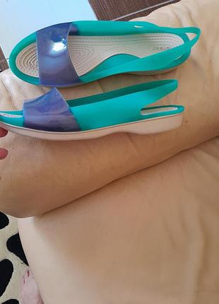 Продам босоножки оригинал crocs,почти новые, не носился,