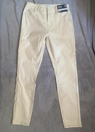 Бежевые джинсы скинни  имитация кожи