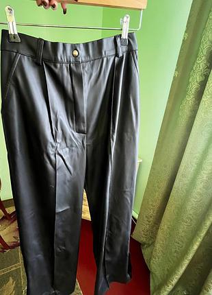 Чорні штани з екошкіри, розмір s-m