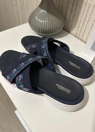 Шльпанці жіночі