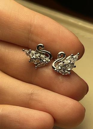 Сережки срібні лебеді 🦢в каміннях