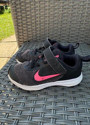 Кросівки nike на дівчинку