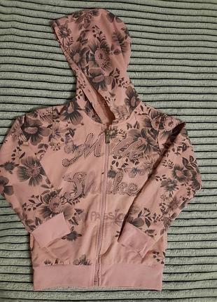 Кофточка с капюшоном