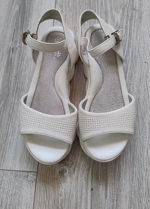 Босоножки на девочку