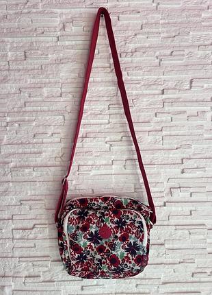 Красива кросс боді сумка в квіти kipling